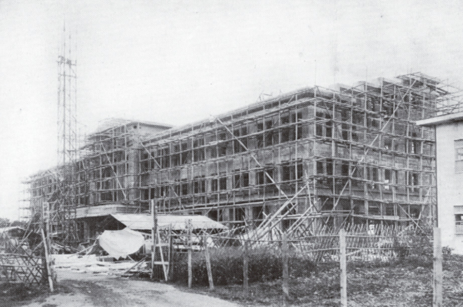 建築途上の板橋校舎