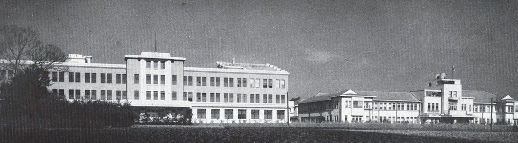 医学科と病院全景