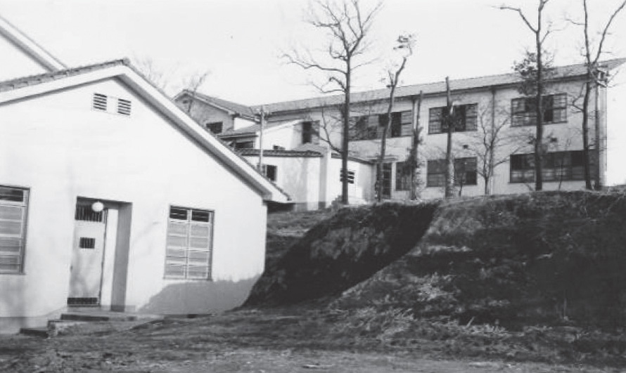 （27回生卒業アルバムから）